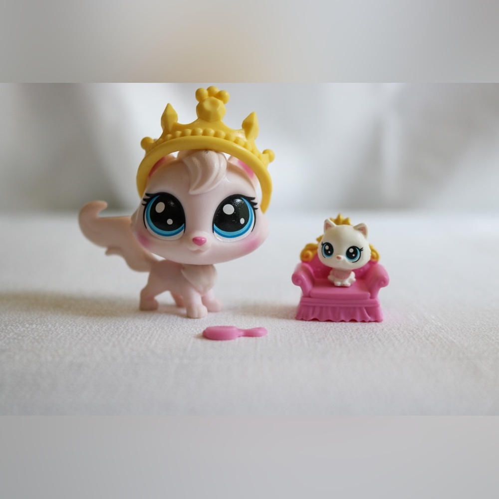 Littlest Pet Shop (Series 1 Viola Angora 1-98 and Bijou Angora 1-99)